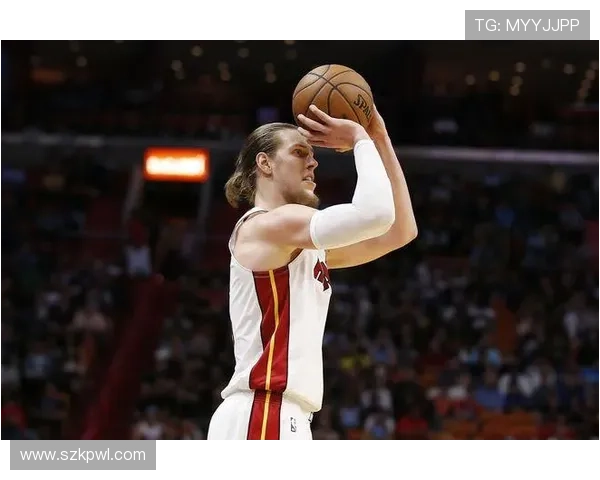 杨瀚森单打尤班克斯背运转身动作分析 哪些大个子能完美复制这一招 杨瀚森单打尤班克斯背运转身动作分析 哪些大个子能完美复制这一招