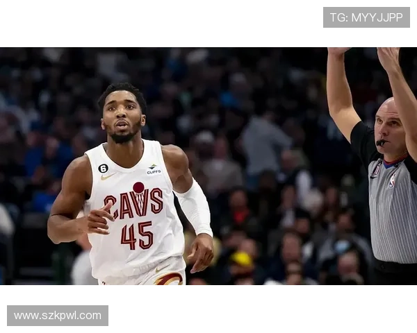 米切尔领衔骑士五虎出征篮网客场誓取关键胜利